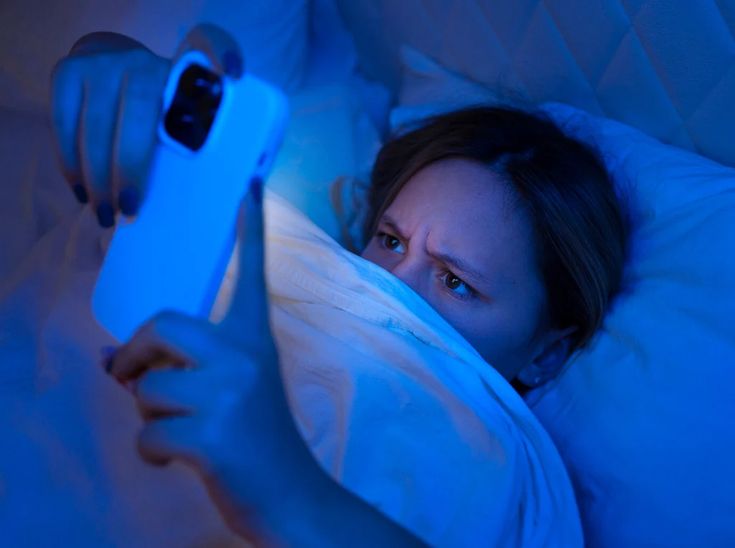 Anti Blue Light Skincare: Solusi Cerdas Kulit Tetap Sehat!