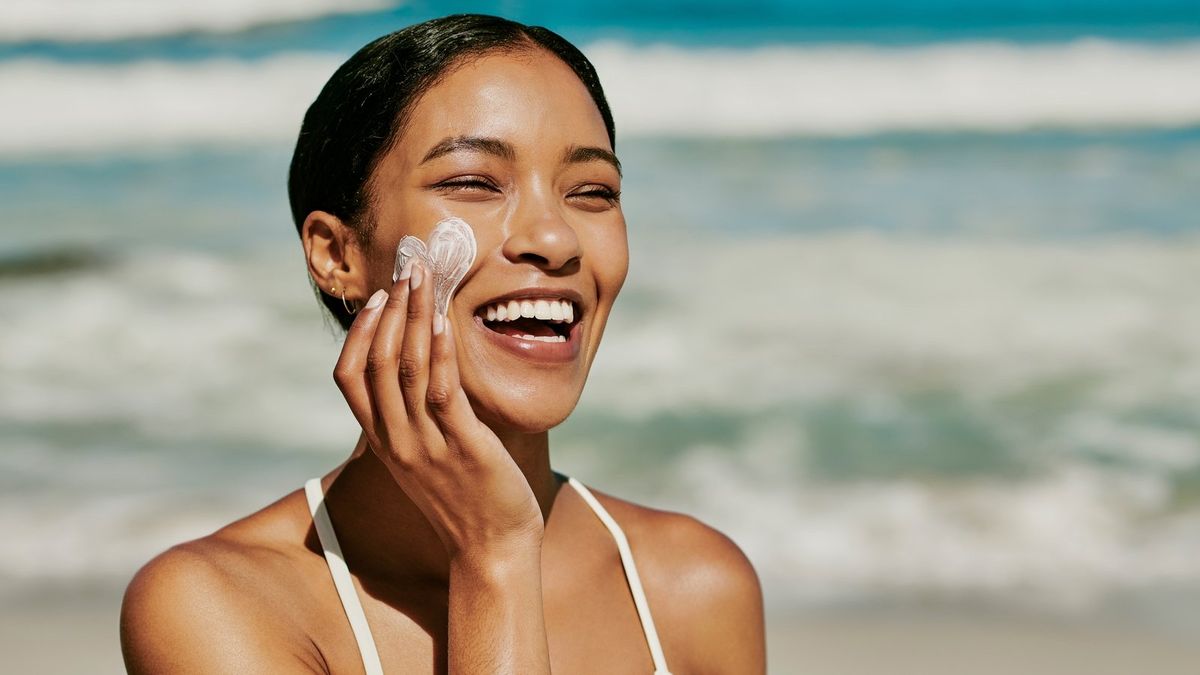 3 Jenis Sunscreen & Efeknya ke Kulit Mana yang Paling Aman